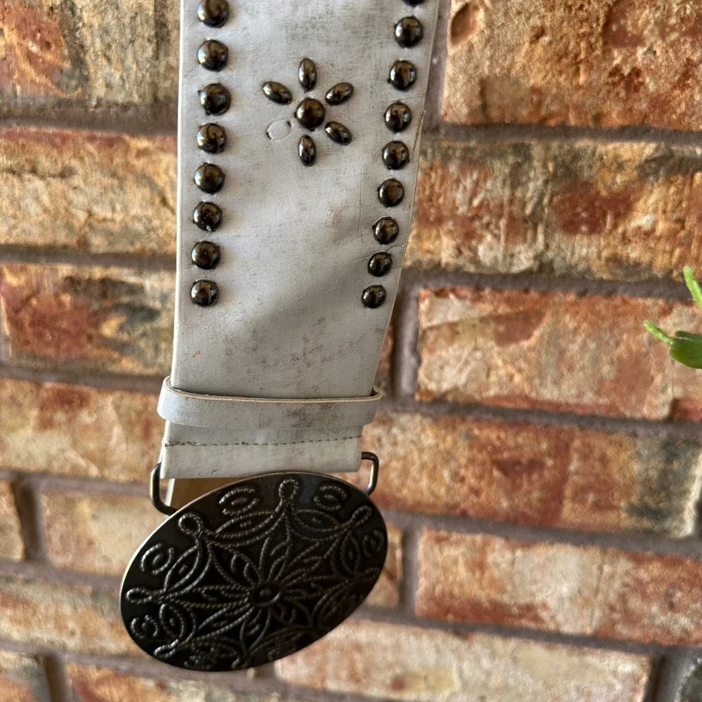 Vintage White Studded Wide Waist Belt Large Buckle Distressed M/L